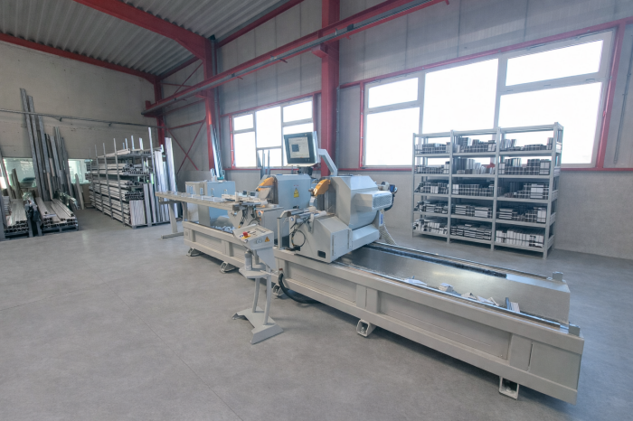 Einblick in Arbeitsbereiche und Ausstellung von Vinken Fensterbau